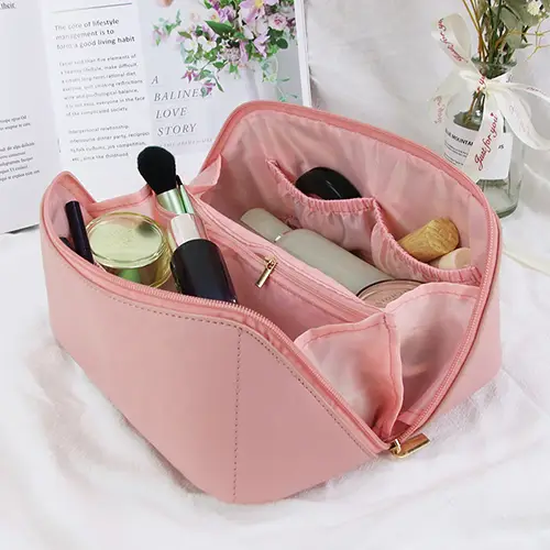 BEARKY 2023 New Korean Pu Cosmetic Bag Custom Logo Large Capacity Luxury Makeup Organizer Bag Travel